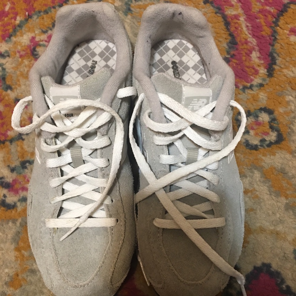 New Balance Womens Gray Suede Low-Top Sneakers